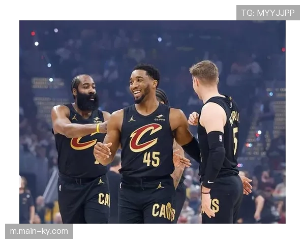 骑士哈登加盟激活四巨头 米切尔攻坚阿伦坐镇内线护框